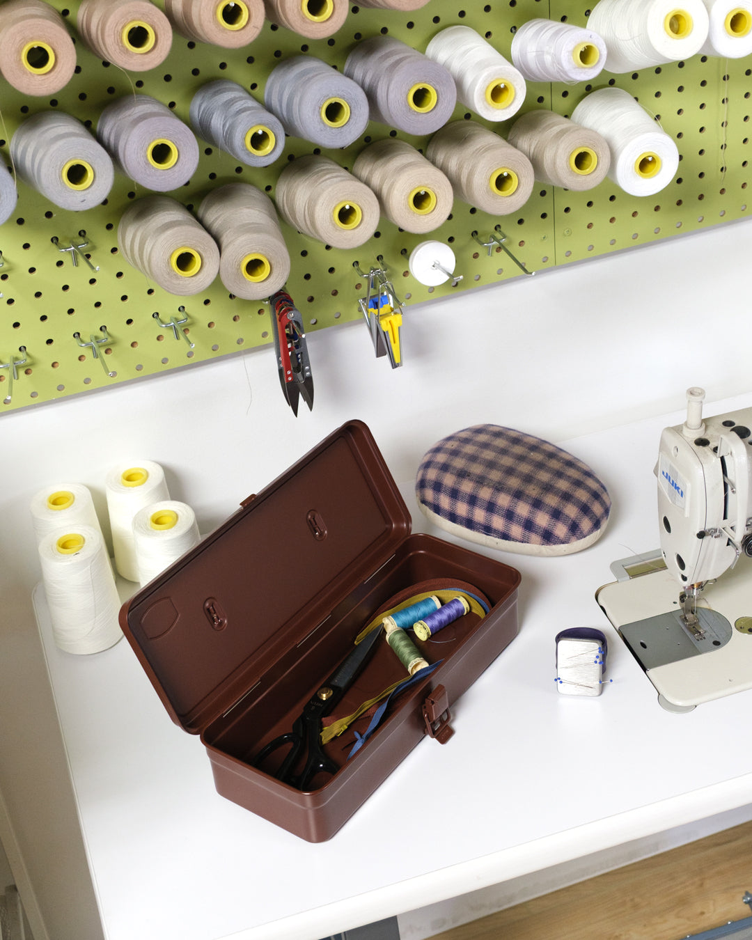 Trunk Shape Toolbox T-320 - Toyo Steel