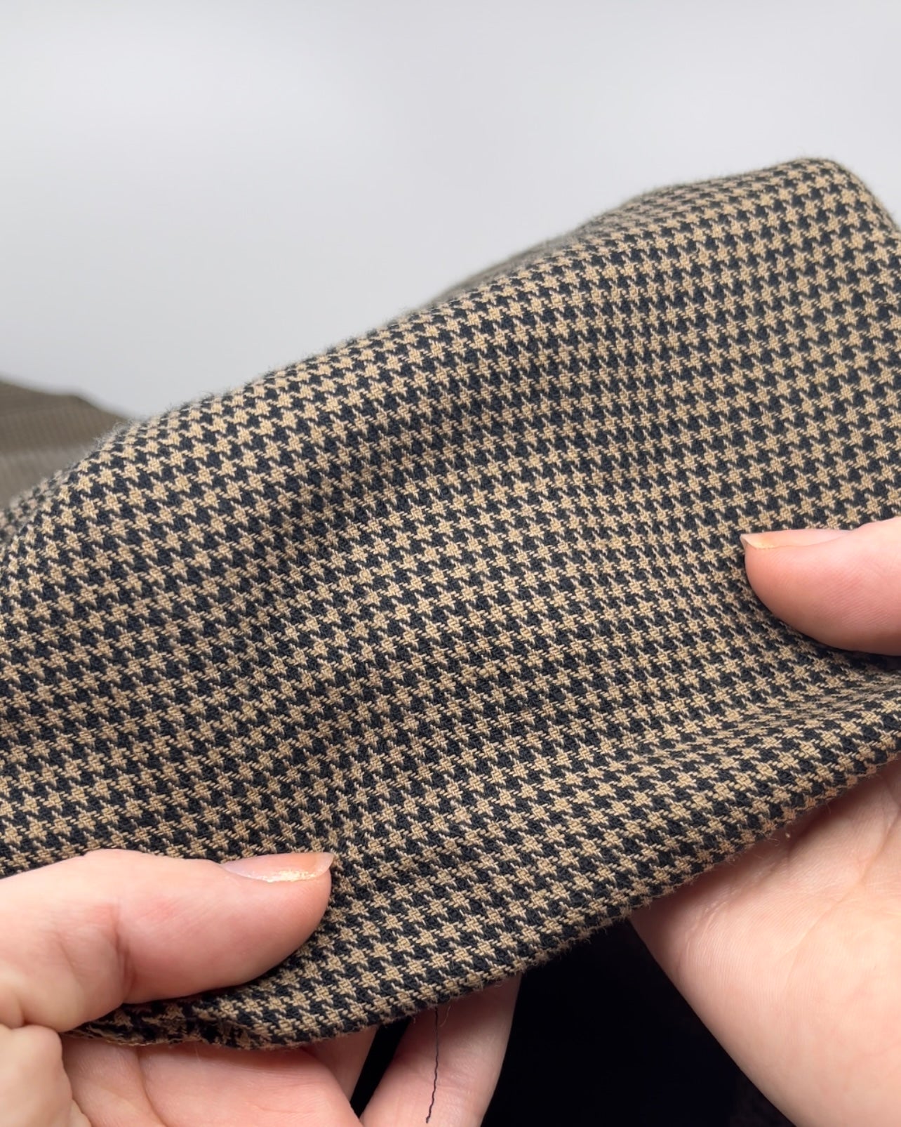 Houndstooth Linen Cotton Blend | Blackbird Fabrics