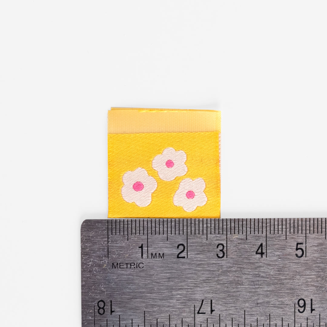 YELLOW DAISY Woven Labels by Sarah Hearts