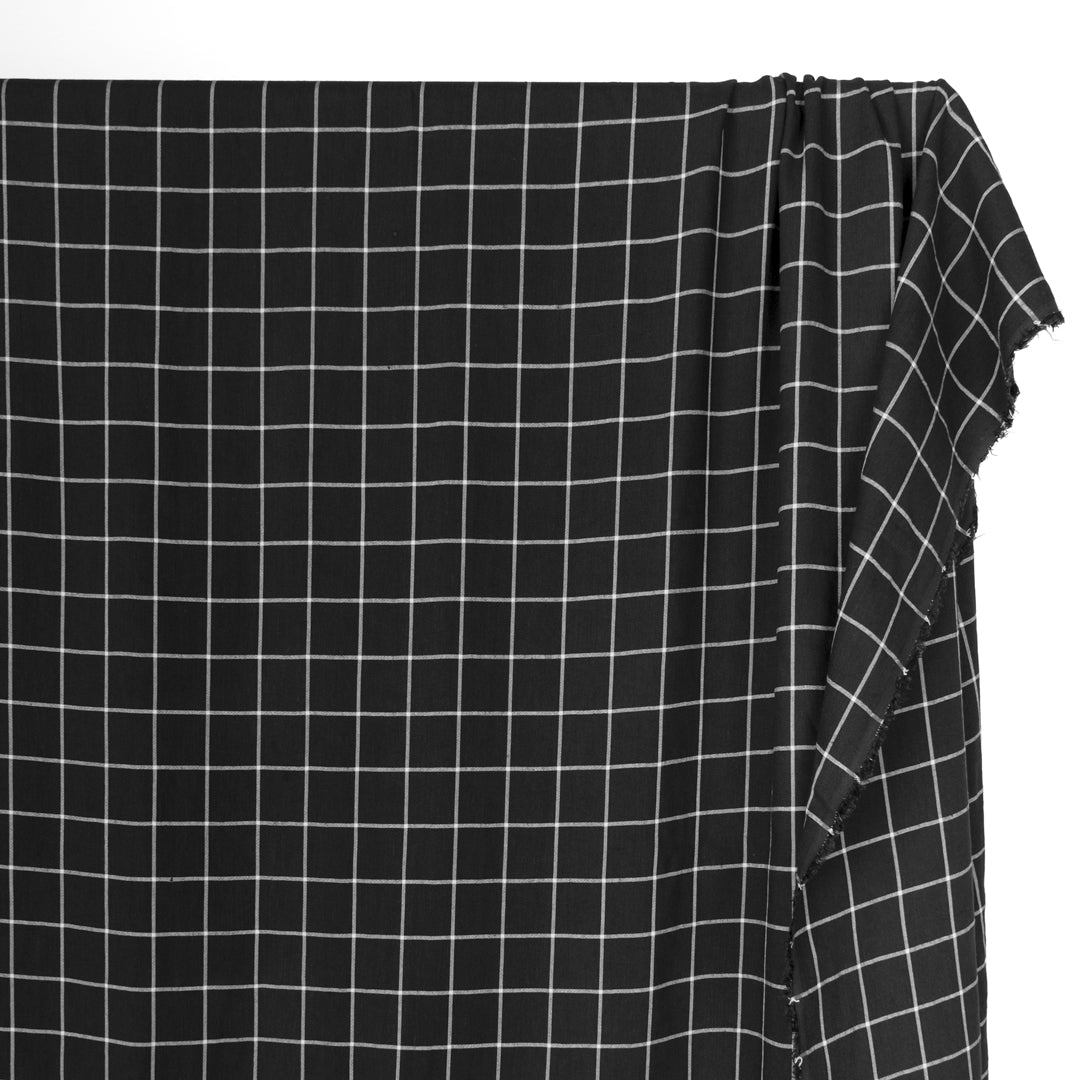 Classic windowpane check yarn dyed fabric in lyocell and linen blend